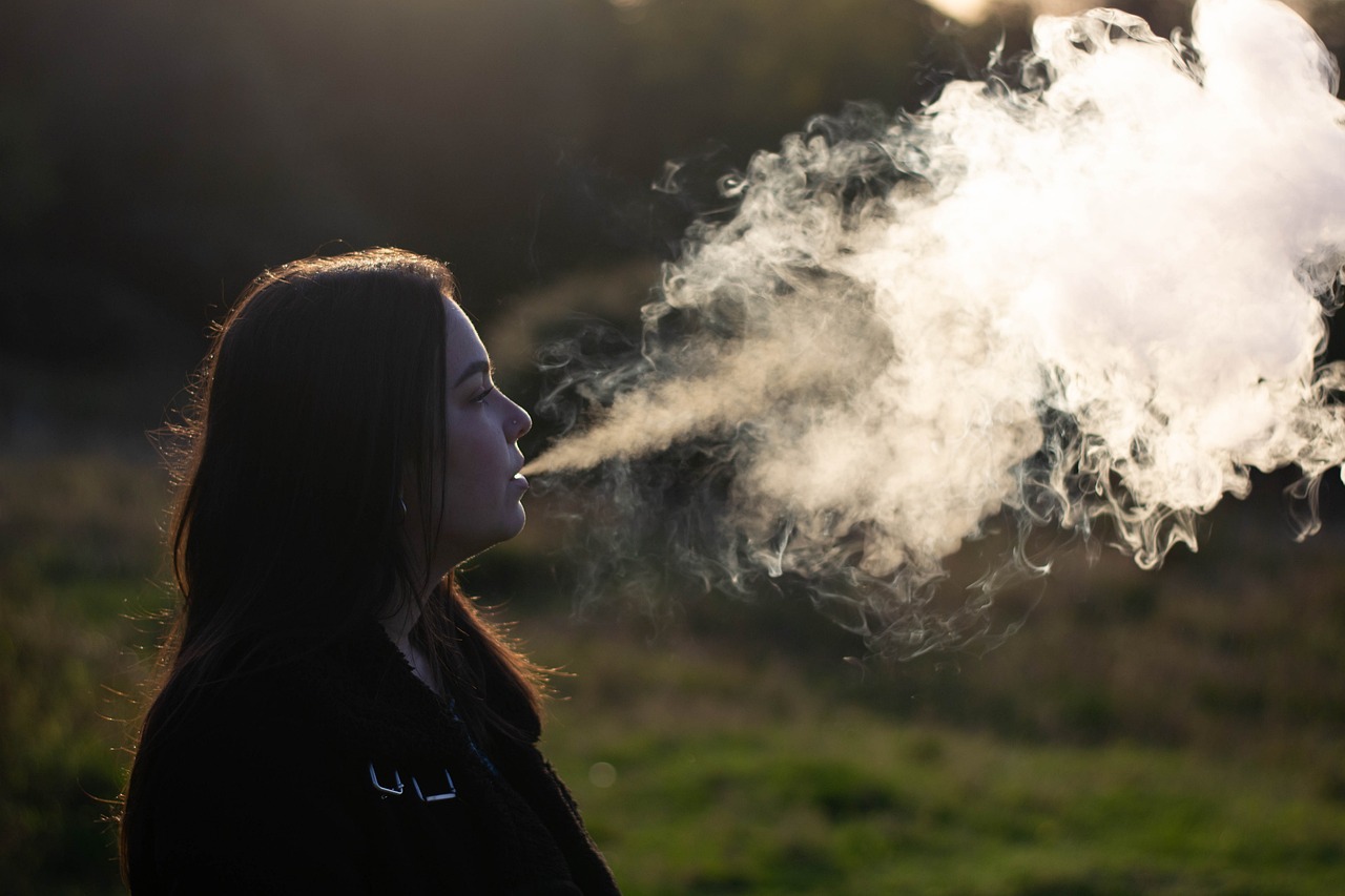 5 Vaping Techniques Every Vaper Should Master
